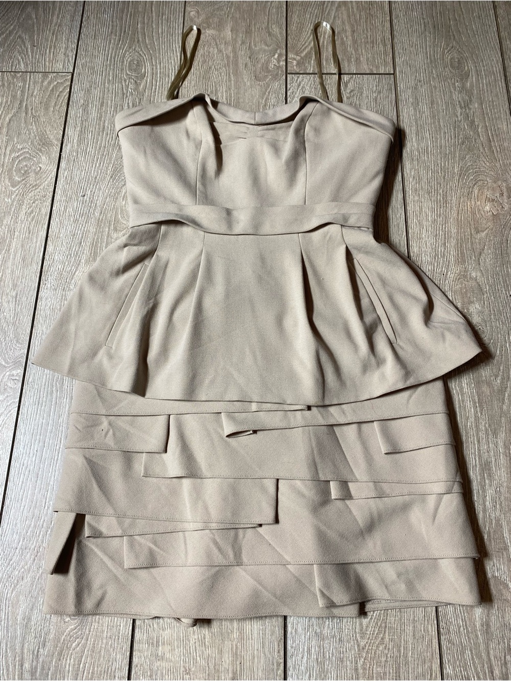 BCBGMAXAZRIA Annika Tiered Peplum Strapless Mini Dress Taupe Grey Sz 2